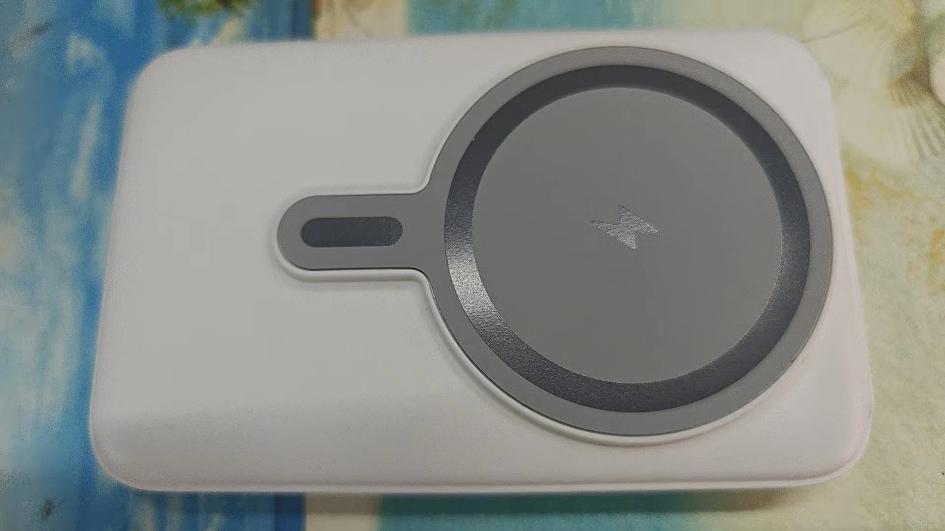 10,000mAh Magnetic Fast Charger – Lightning & USB-C